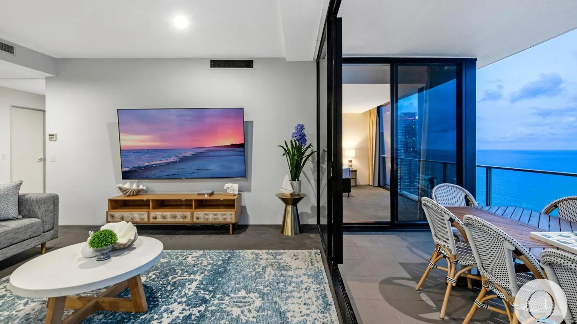 Apartment Circle On Cavill - Qstay Gold Coast