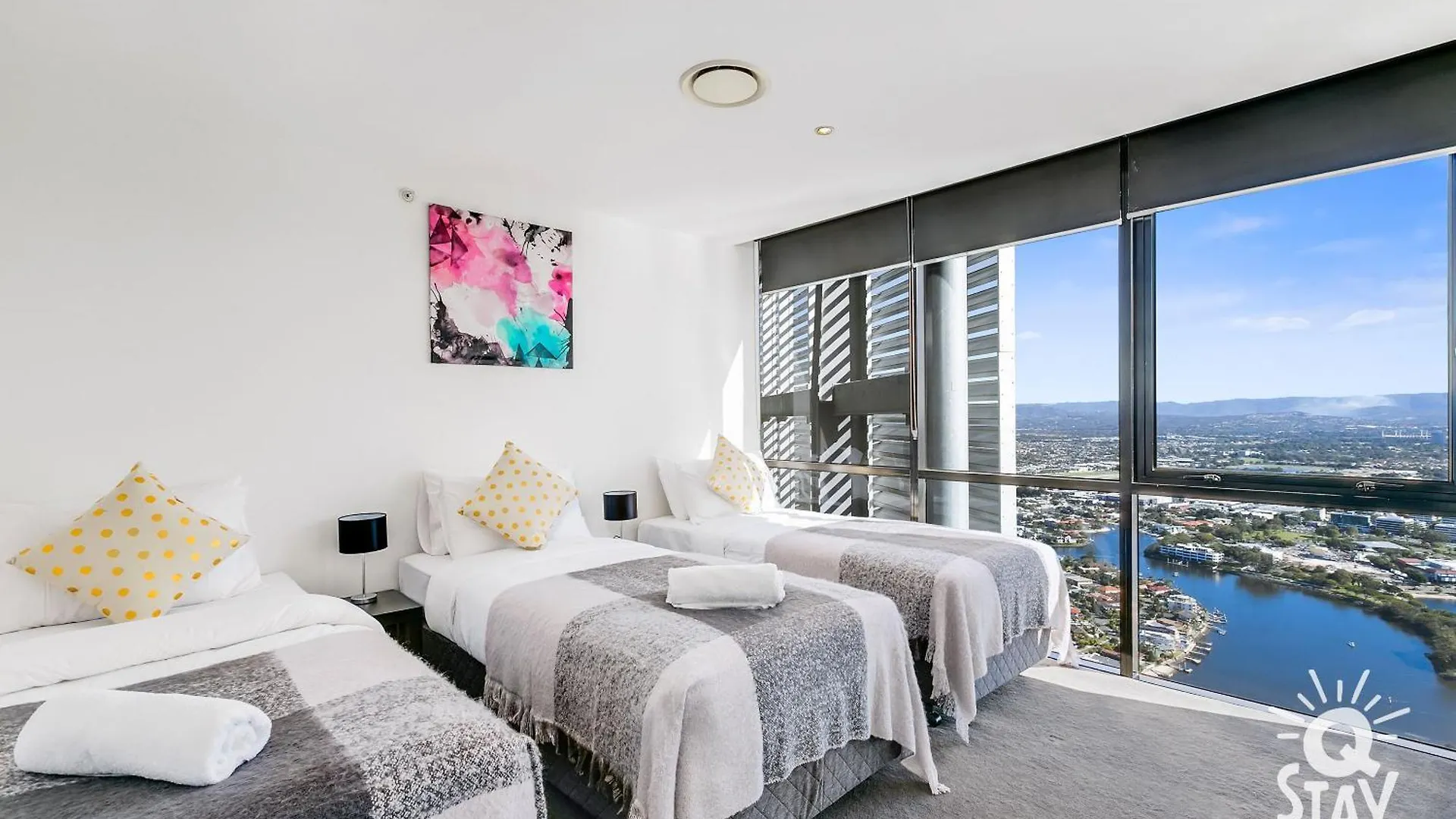 Circle On Cavill - Qstay Gold Coast Apartment