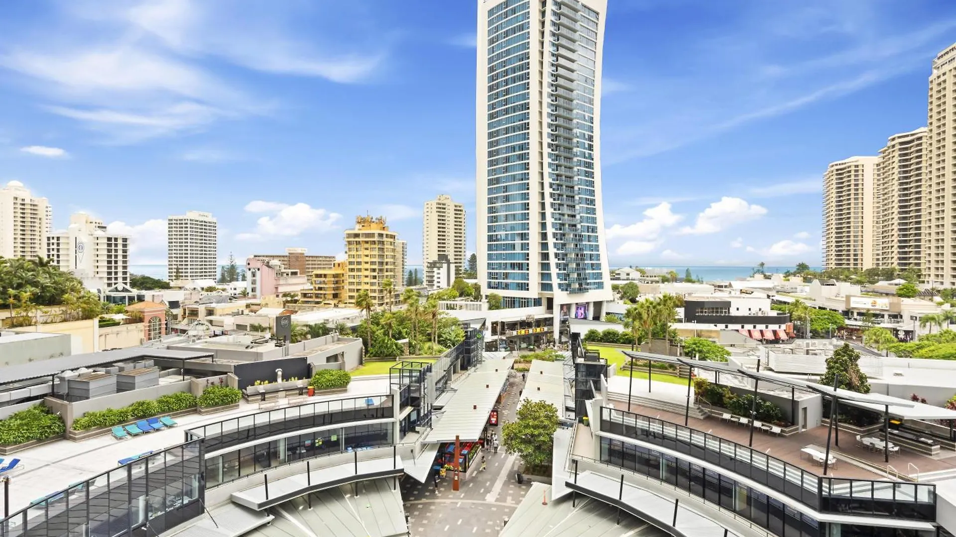 Circle On Cavill - Qstay Gold Coast