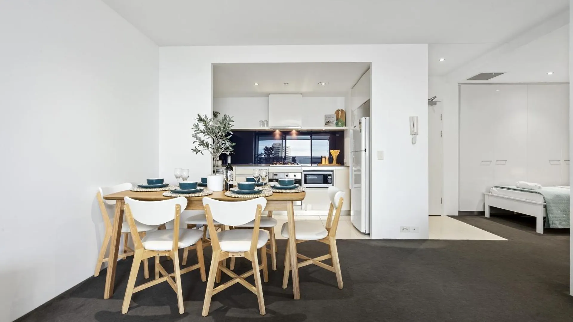 Apartment Circle On Cavill - Qstay Gold Coast Australia